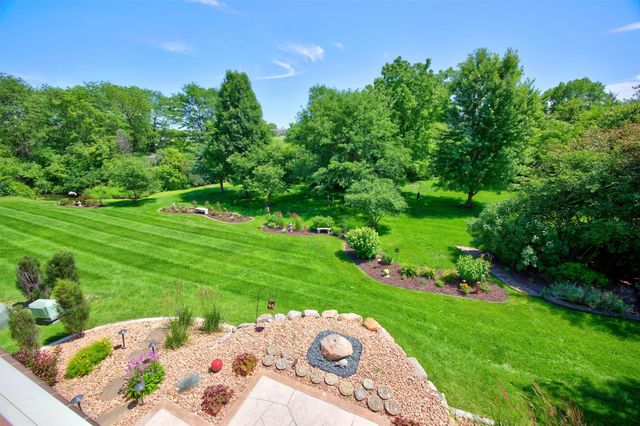 7640 Escalade Court, West Des Moines, IA 50266