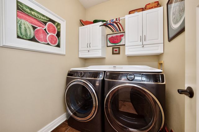 7640 Escalade Court, West Des Moines, IA 50266