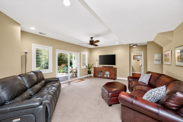 7640 Escalade Court, West Des Moines, IA 50266