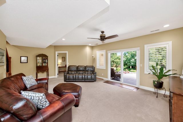 7640 Escalade Court, West Des Moines, IA 50266
