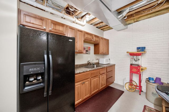 7640 Escalade Court, West Des Moines, IA 50266