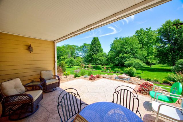 7640 Escalade Court, West Des Moines, IA 50266