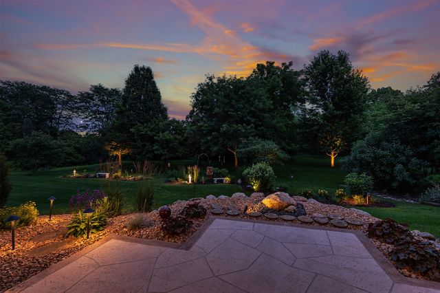 7640 Escalade Court, West Des Moines, IA 50266