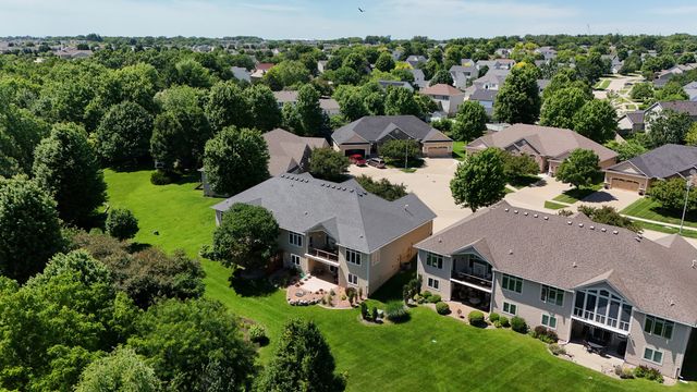 7640 Escalade Court, West Des Moines, IA 50266