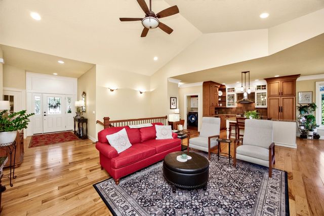 7640 Escalade Court, West Des Moines, IA 50266