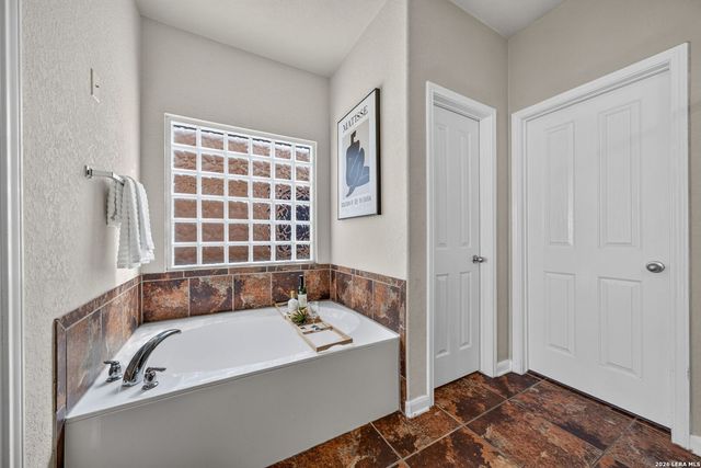 205 RANCH HOUSE RD, Cibolo, TX 78108