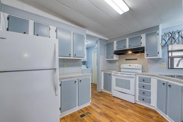 283 PELICAN DRIVE N, Oldsmar, FL 34677