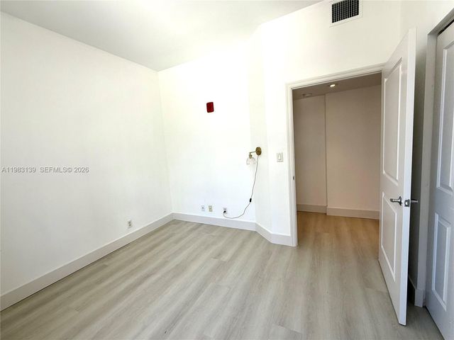 111 E Flagler St 805, Miami, FL 33131