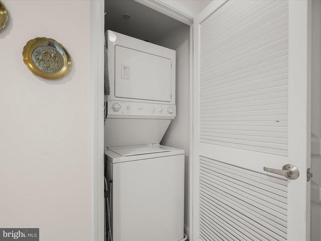 2451 MIDTOWN AVE #801, Alexandria, VA 22303