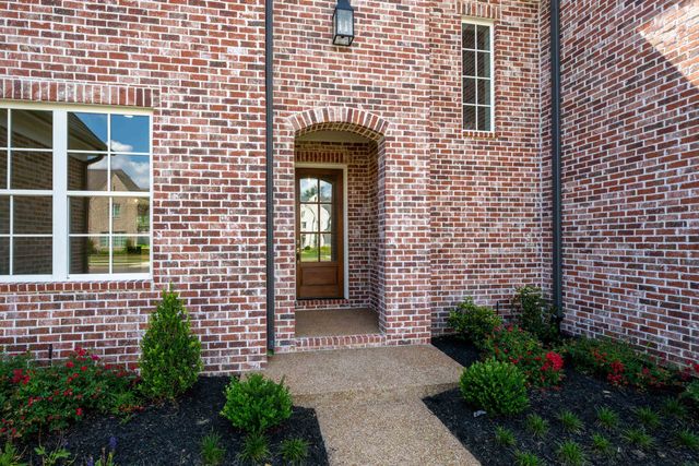 3649 SILVER LAUREL DR, Germantown, TN 38138