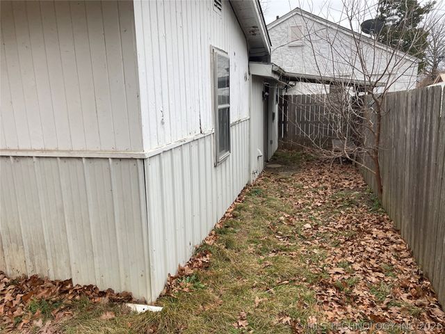 111 Leoser Street, Tahlequah, OK 74464