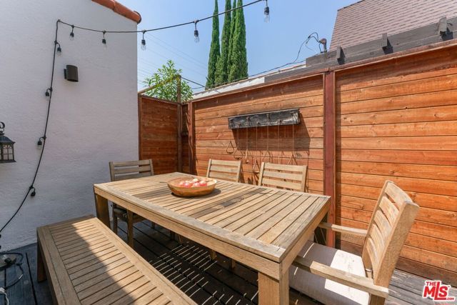 8814 Rosewood Avenue, Los Angeles, CA 90048