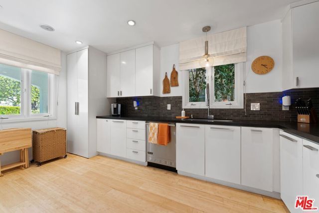 8814 Rosewood Avenue, Los Angeles, CA 90048