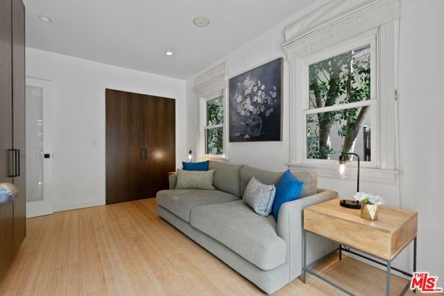 8814 Rosewood Avenue, Los Angeles, CA 90048