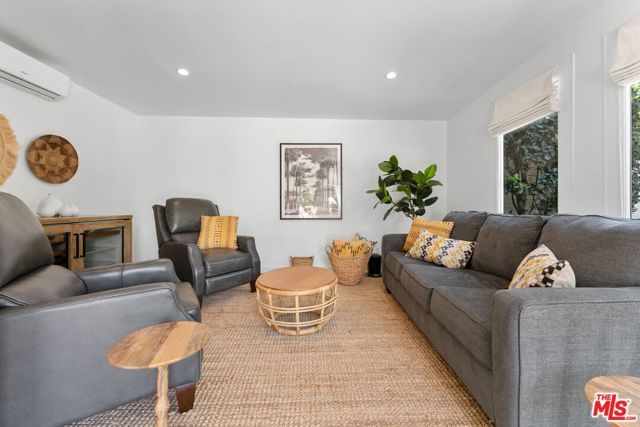 8814 Rosewood Avenue, Los Angeles, CA 90048