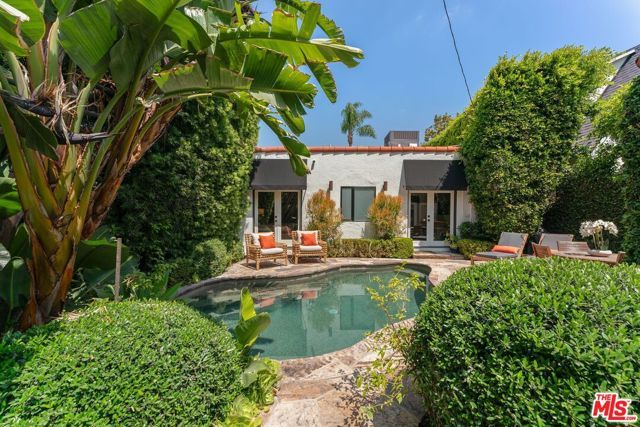 8814 Rosewood Avenue, Los Angeles, CA 90048