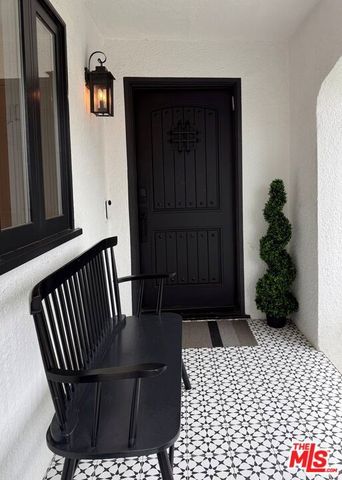 8814 Rosewood Avenue, Los Angeles, CA 90048