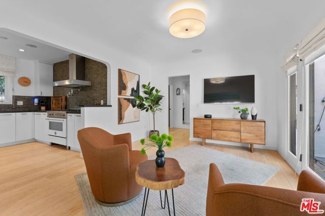 8814 Rosewood Avenue, Los Angeles, CA 90048
