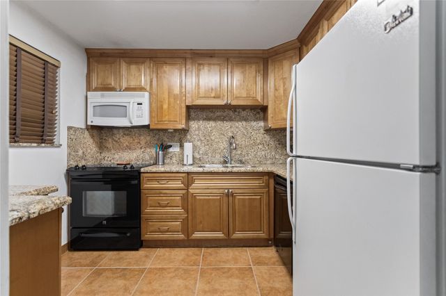 2312 S Cypress Bend Dr 205, Pompano Beach, FL 33069