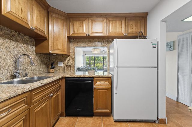 2312 S Cypress Bend Dr 205, Pompano Beach, FL 33069