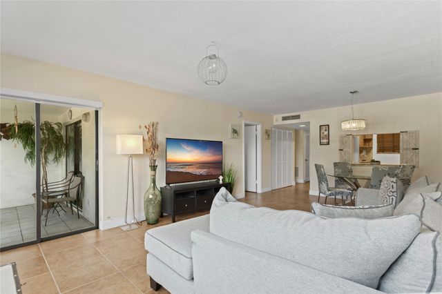 2312 S Cypress Bend Dr 205, Pompano Beach, FL 33069