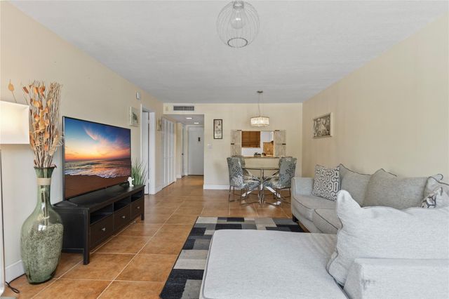 2312 S Cypress Bend Dr 205, Pompano Beach, FL 33069