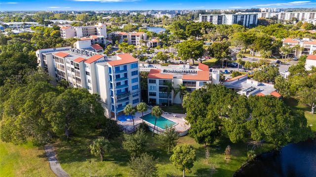 2312 S Cypress Bend Dr 205, Pompano Beach, FL 33069