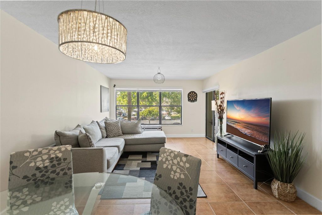 2312 S Cypress Bend Dr 205, Pompano Beach, FL 33069