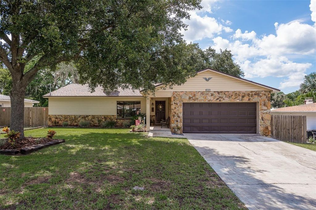 18619 YOKAM AVENUE, Lutz, FL 33549
