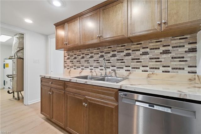 12755 Saint George St Apt C, Newport News, VA 23602