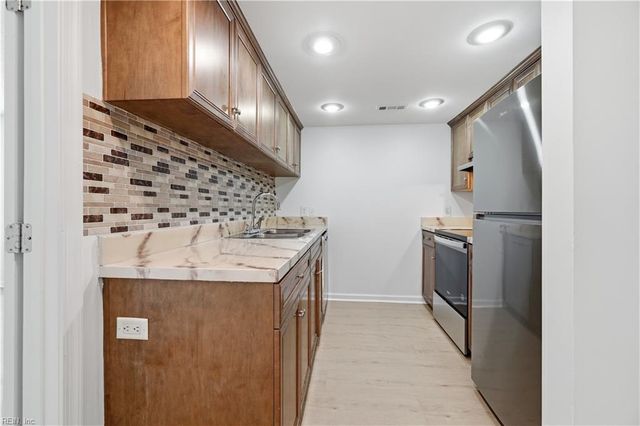 12755 Saint George St Apt C, Newport News, VA 23602
