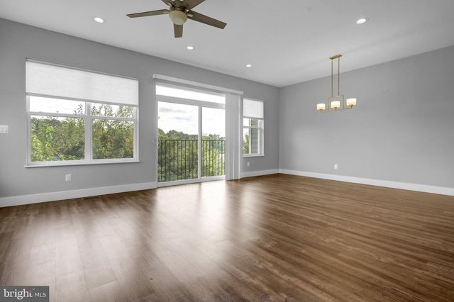 2003 S LINCOLN, Arlington, VA 22204