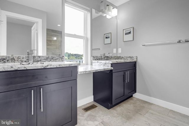 2003 S LINCOLN, Arlington, VA 22204