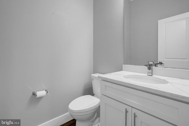 2003 S LINCOLN, Arlington, VA 22204