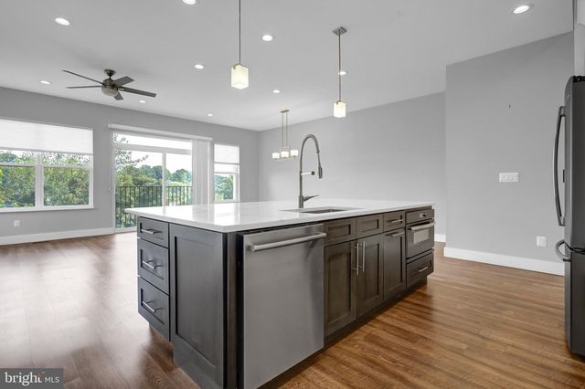 2003 S LINCOLN, Arlington, VA 22204