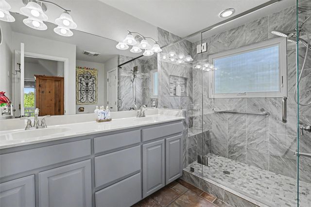 9859 Hodge Canyon DR, Salado, TX 76571