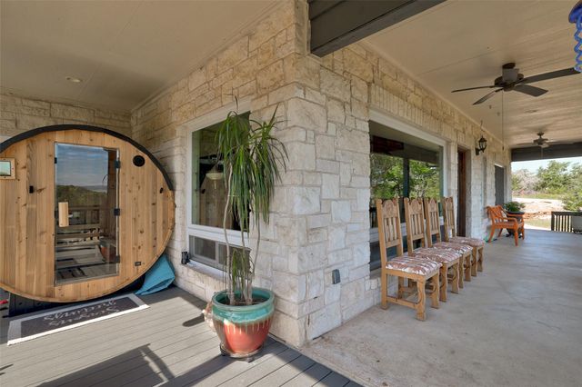 9859 Hodge Canyon DR, Salado, TX 76571