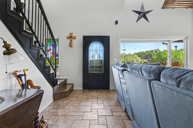 9859 Hodge Canyon DR, Salado, TX 76571