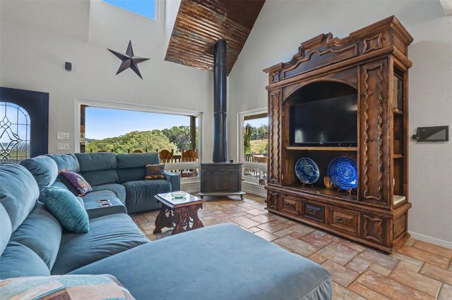 9859 Hodge Canyon DR, Salado, TX 76571