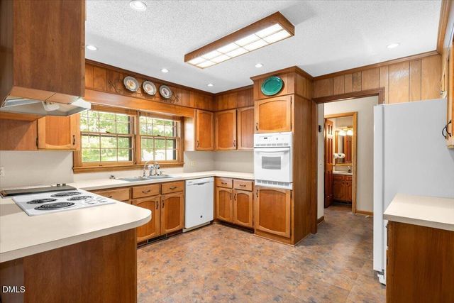 200 Edgewater Drive, Broadway, NC 27505