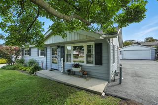 15641 Laramie Avenue, Oak Forest, IL 60452