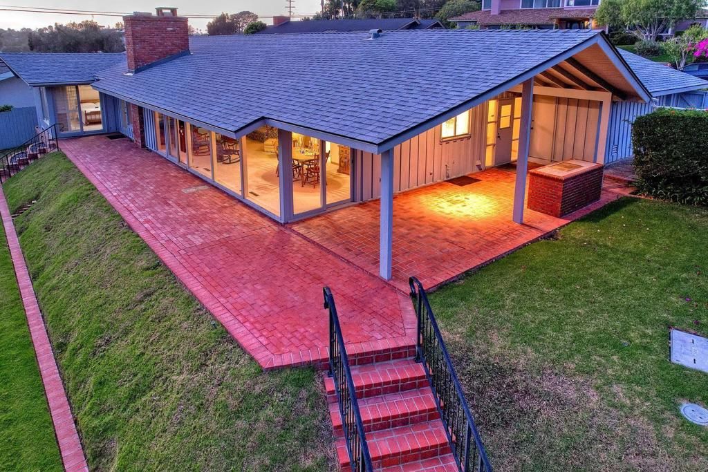 Image 14 of property listing at 3623 Fenelon, San Diego, CA 92106