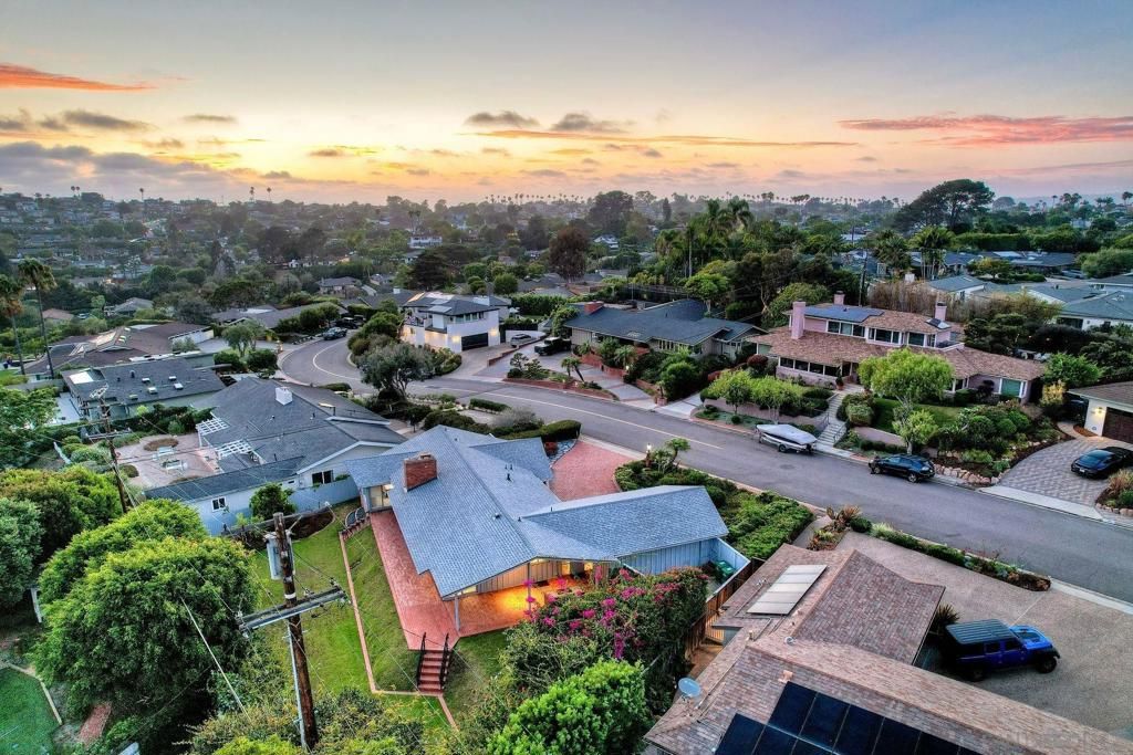 Image 18 of property listing at 3623 Fenelon, San Diego, CA 92106