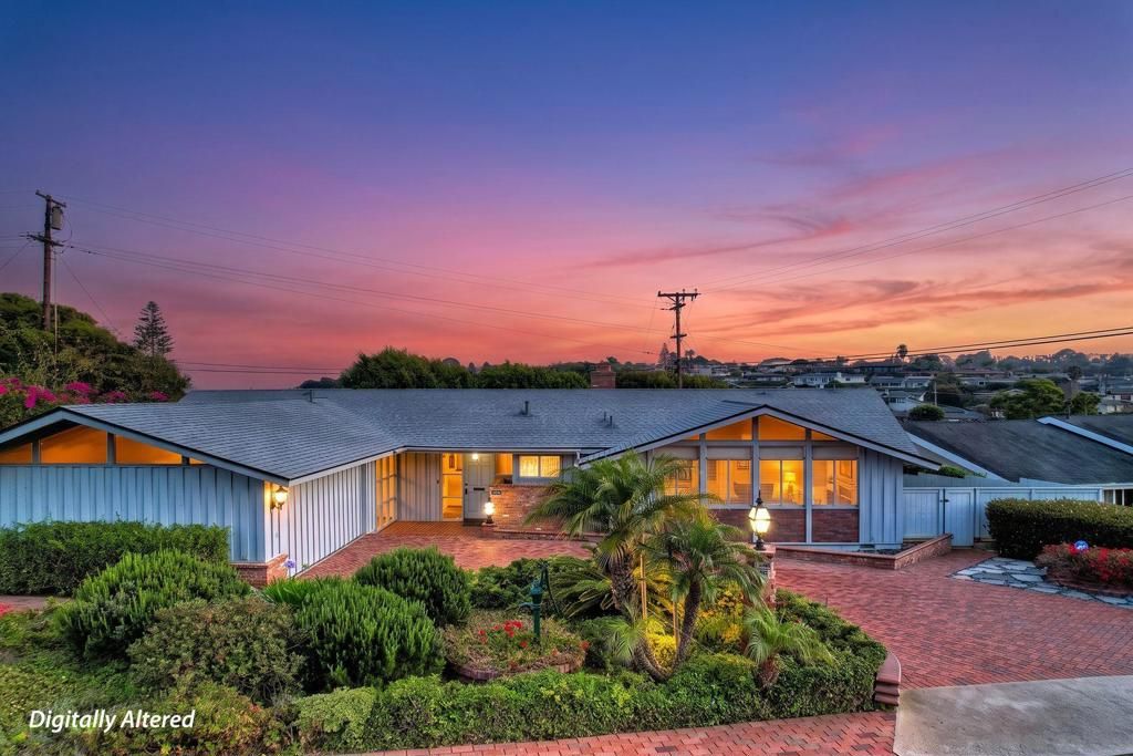 Image 2 of property listing at 3623 Fenelon, San Diego, CA 92106