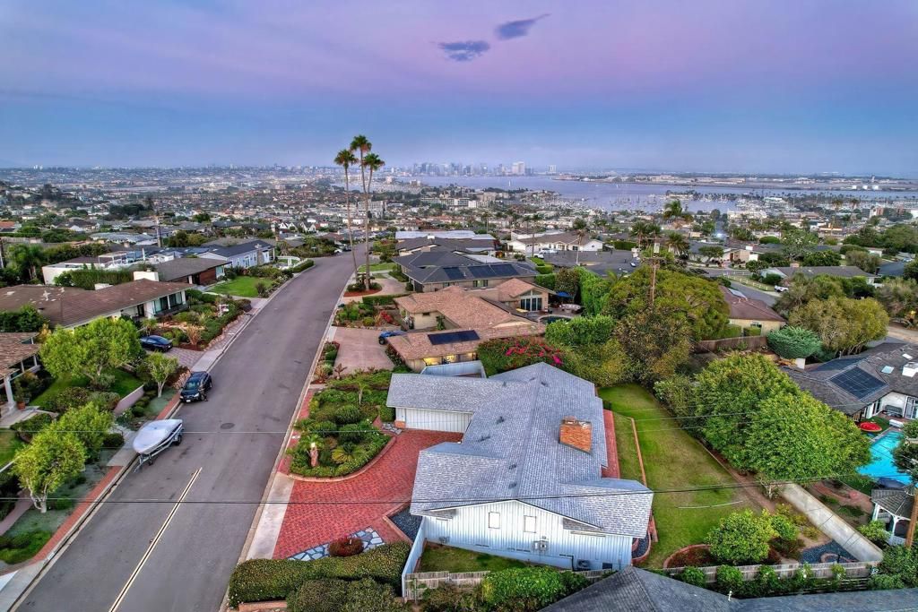 Image 20 of property listing at 3623 Fenelon, San Diego, CA 92106
