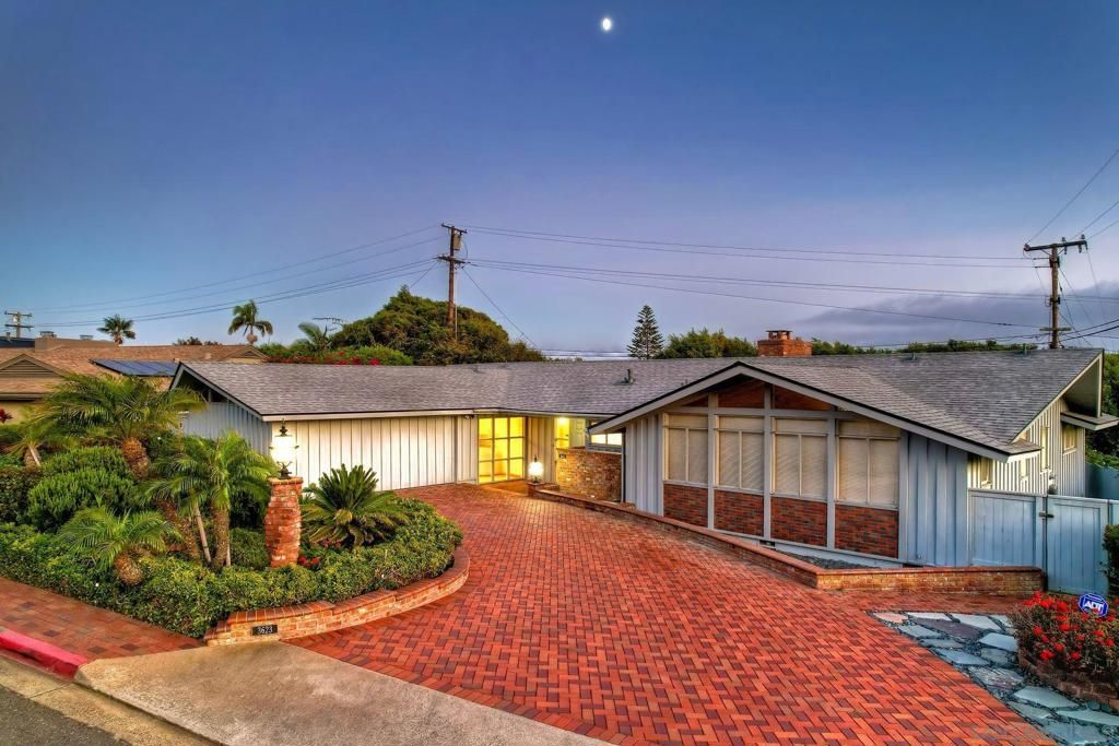 Image 23 of property listing at 3623 Fenelon, San Diego, CA 92106