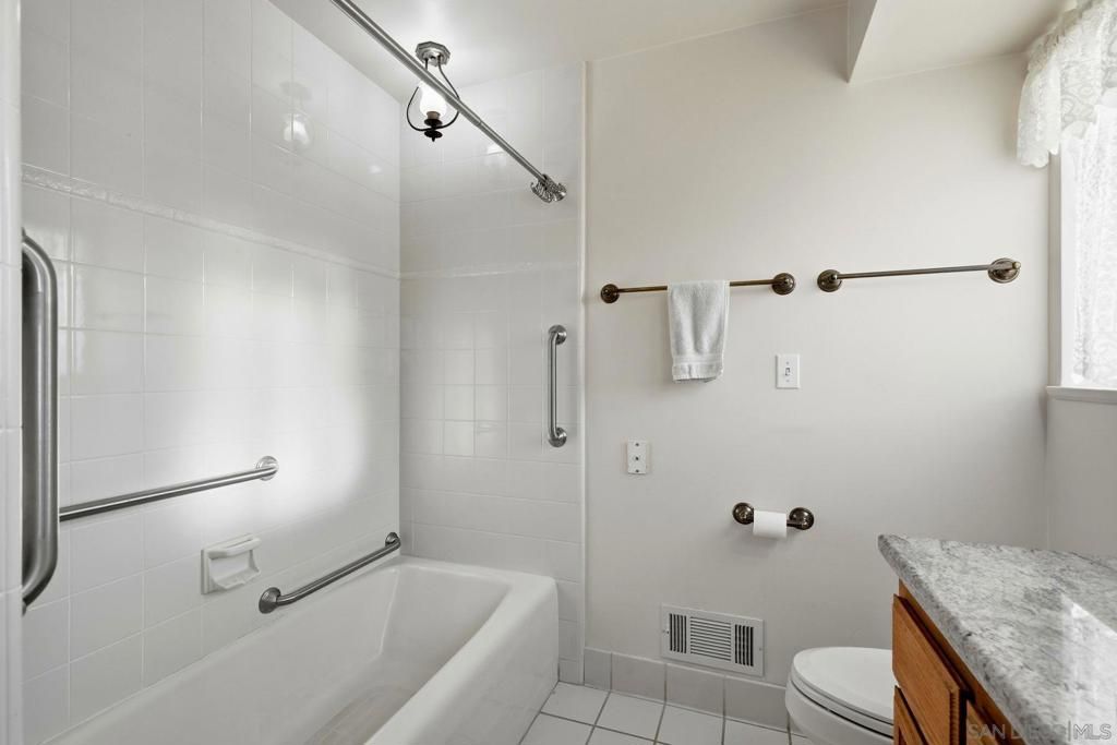 Image 44 of property listing at 3623 Fenelon, San Diego, CA 92106