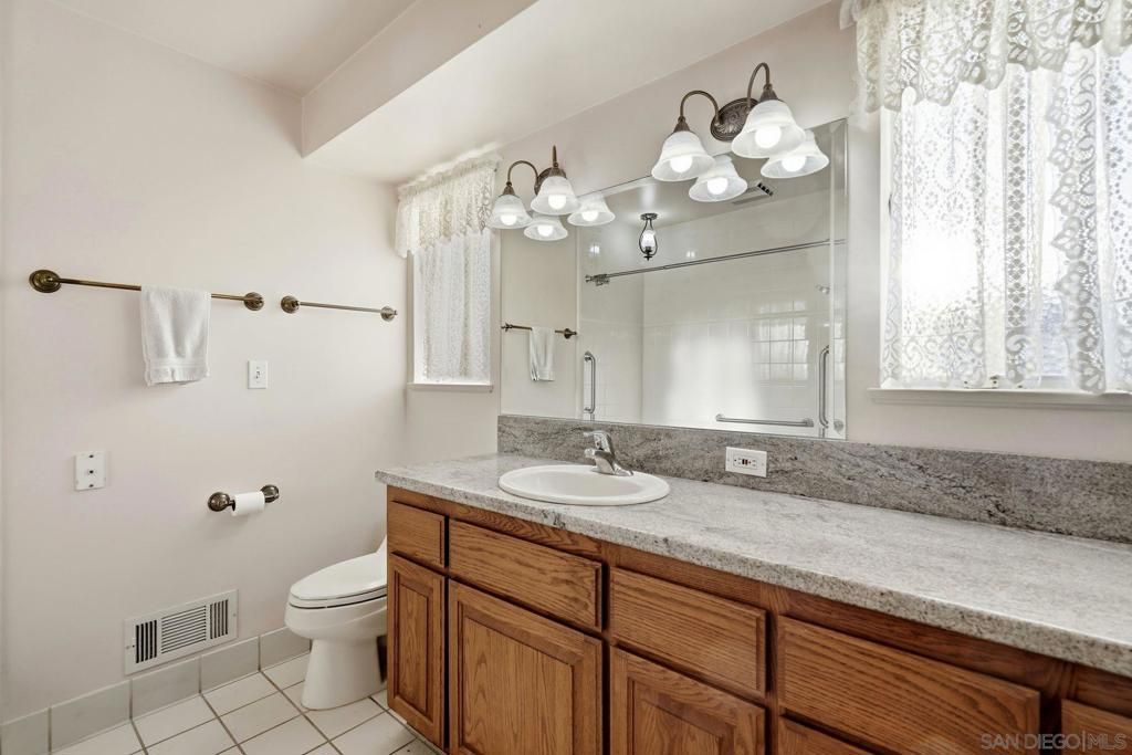 Image 45 of property listing at 3623 Fenelon, San Diego, CA 92106