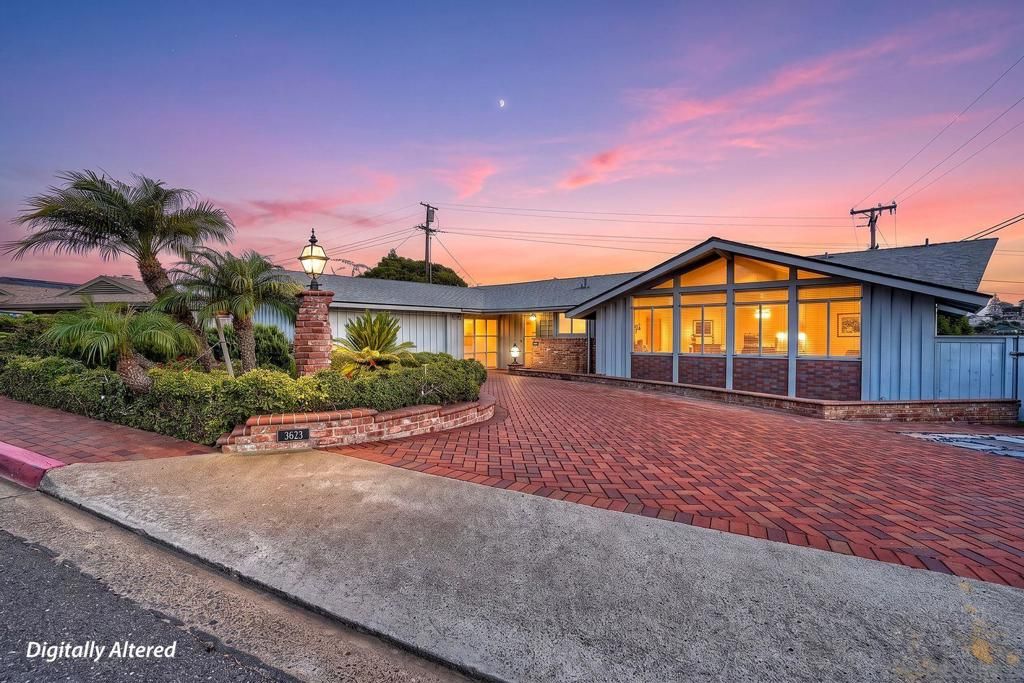 Image 5 of property listing at 3623 Fenelon, San Diego, CA 92106