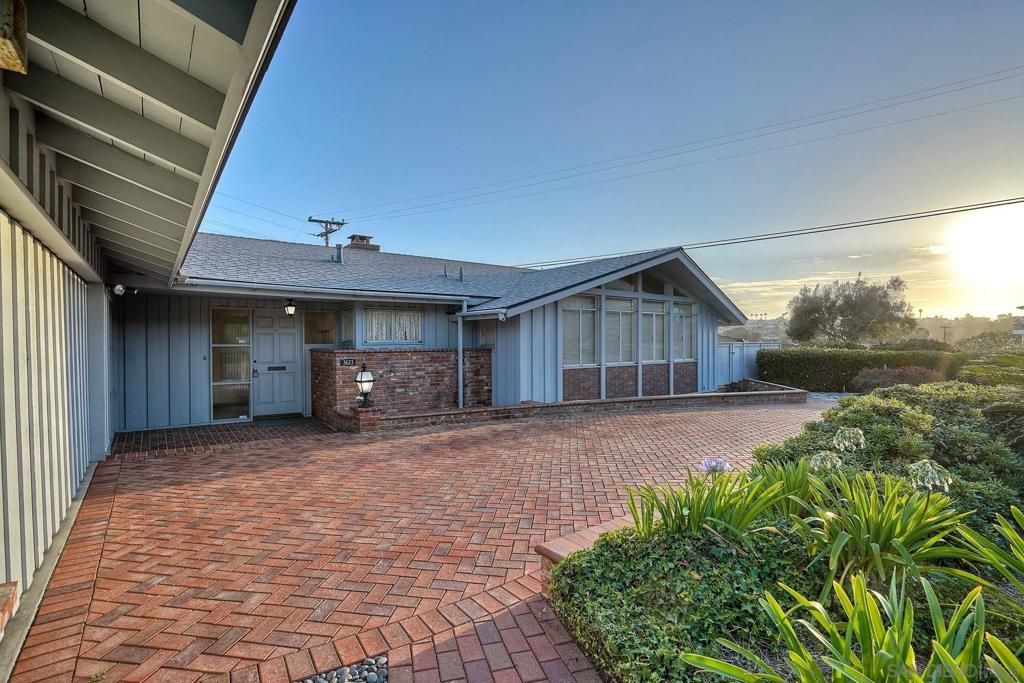 Image 61 of property listing at 3623 Fenelon, San Diego, CA 92106